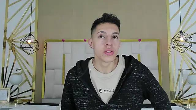 Snapshot of thiago19s chatting on November 2025 07:13:02 PM thiago19s online show from November 2025 07:13:02 PM