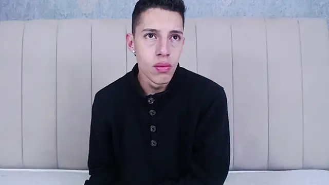 Snapshot of thiago19s chatting on February 2025 07:33:02 PM thiago19s online show from February 2025 07:33:02 PM