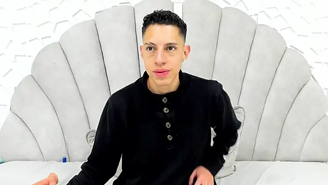 Snapshot of thiago19s chatting on June 2026 12:33:01 PM thiago19s online show from June 2026 12:33:01 PM
