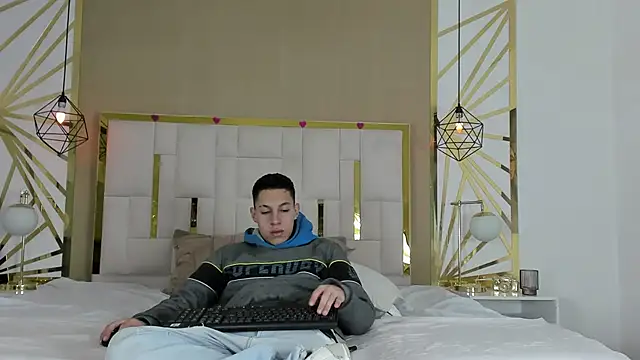 thiago19s online show from November 2025 06:52:02 PM