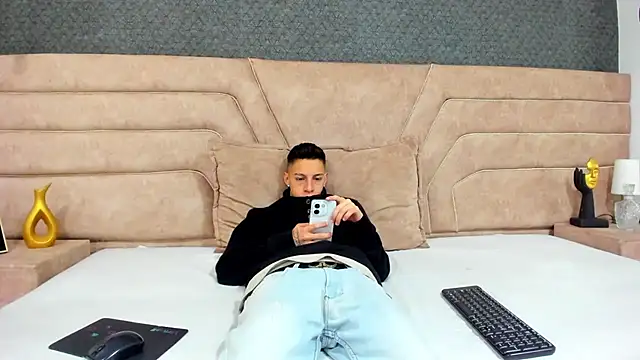 thiago19s online show from May 2026 12:33:01 PM