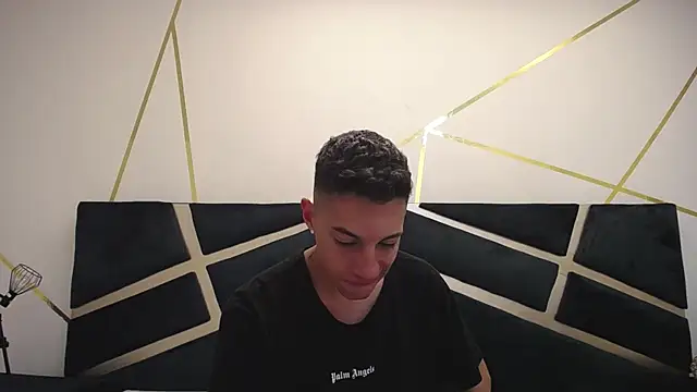 Snapshot of thiago19s chatting on February 2025 06:33:01 PM thiago19s online show from February 2025 06:33:01 PM