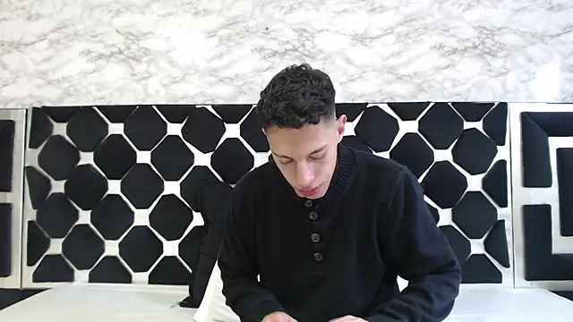 Snapshot of thiago19s chatting on March 2025 07:23:02 PM thiago19s online show from March 2025 07:23:02 PM