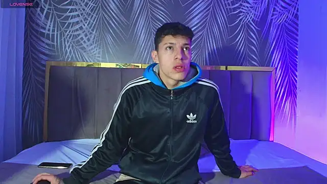 thiago19s online show from December 2025 07:55:02 PM