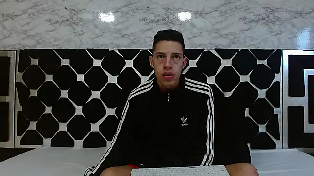 Snapshot of thiago19s chatting on February 2025 09:38:01 PM thiago19s online show from February 2025 09:38:01 PM