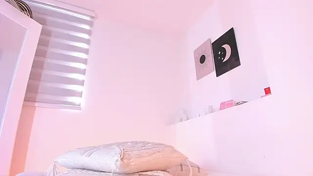 nicolette bale online show from November 2025 01:44:02 PM