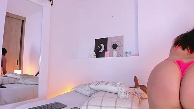 nicolette bale online show from April 2026 03:35:01 PM