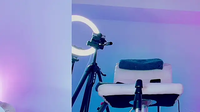 Angelst   online show from April 2026 01:51:01 AM