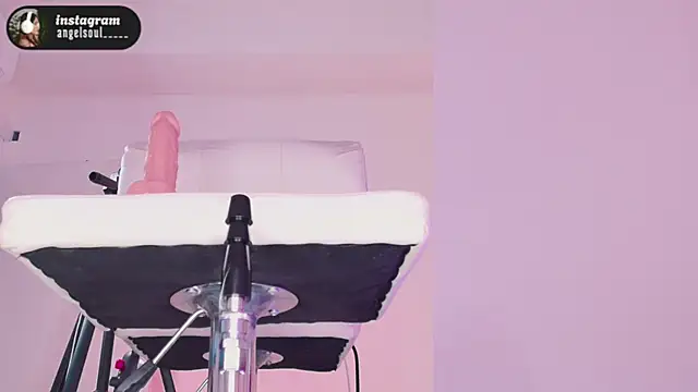 Angelst   online show from November 2025 07:01:02 AM