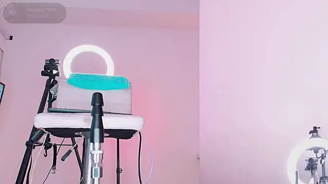 Angelst   online show from January 2026 08:18:02 AM