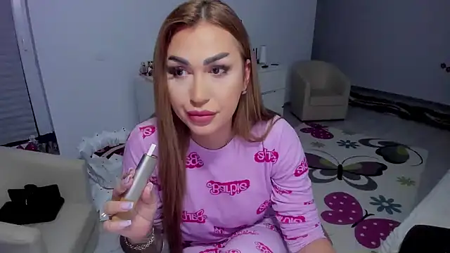GlossyDiamondX online show from February 2025 05:04:01 AM