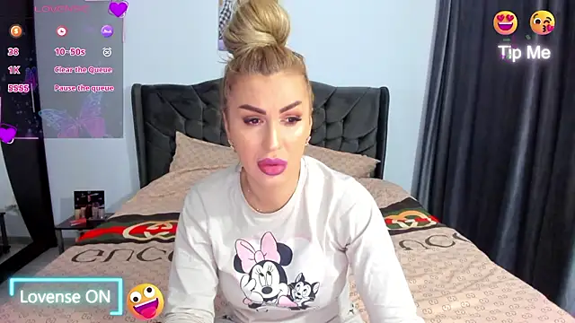 GlossyDiamondX online show from February 2026 05:08:01 AM