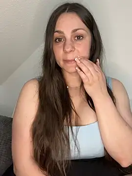 Loella-Rose online show from April 2026 10:02:02 PM