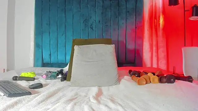 blondehorny69 online show from November 2025 07:25:02 PM