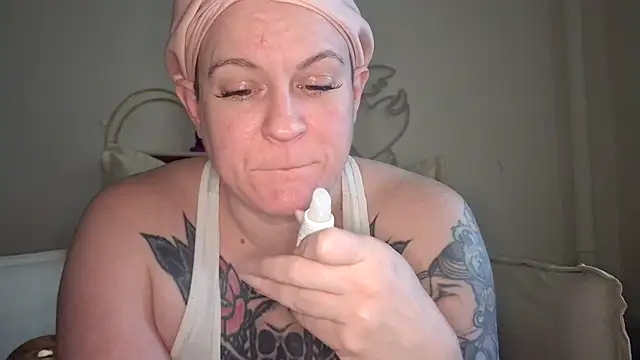 quinnmariexo online show from February 2026 12:10:02 PM