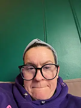 quinnmariexo online show from April 2026 07:42:01 PM