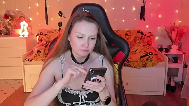 Snapshot of desperatehousewife__ chatting on September 2025 02:12:02 AM desperatehousewife   online show from September 2025 02:12:02 AM