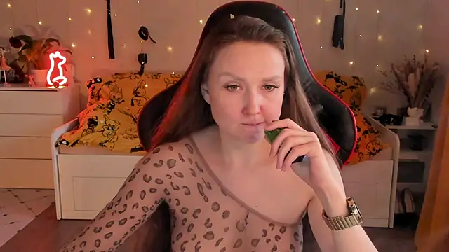 Snapshot of desperatehousewife__ chatting on September 2025 02:39:02 PM desperatehousewife   online show from September 2025 02:39:02 PM
