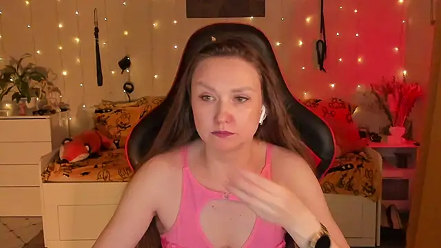 Snapshot of desperatehousewife__ chatting on October 2025 04:08:02 PM desperatehousewife   online show from October 2025 04:08:02 PM