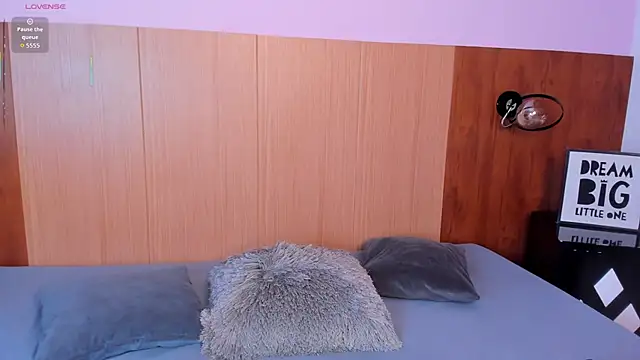 Aishaza1 online show from September 2025 12:44:02 PM