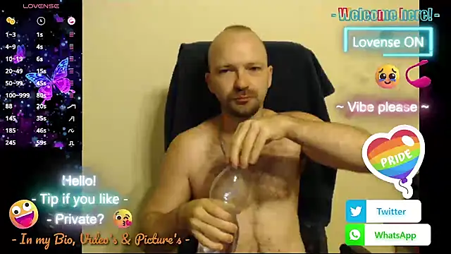 Snapshot of RealManHaveHairy chatting on September 2025 04:22:01 AM RealManHaveHairy online show from September 2025 04:22:01 AM