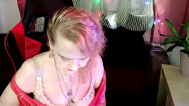 Snapshot of Liset_Monro chatting on June 2026 04:45:01 PM Liset Monro online show from June 2026 04:45:01 PM