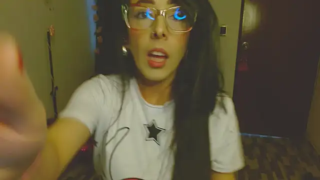 ella peck online show from December 2025 10:10:01 PM