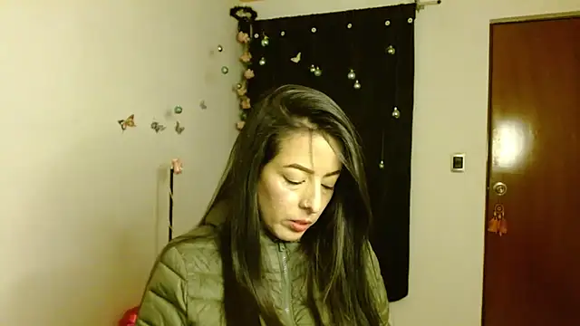 ella peck online show from November 2025 06:02:01 AM