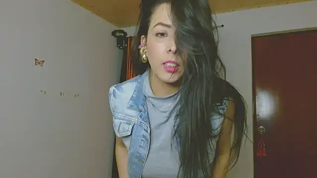 ella peck online show from October 2025 03:19:01 AM