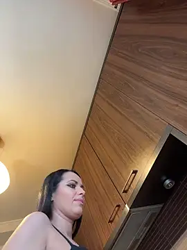 Hotmomcheckk  online show from April 2026 09:05:01 AM