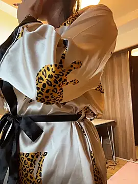 Hotmomcheckk  online show from November 2025 11:43:02 AM