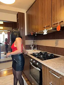 Hotmomcheckk  online show from November 2025 10:41:01 AM