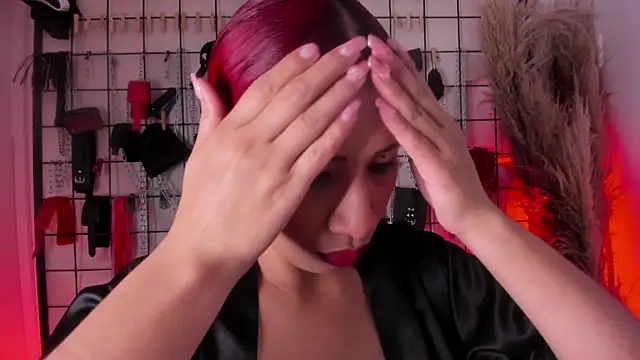 charrlotte quinn online show from November 2025 02:55:02 PM