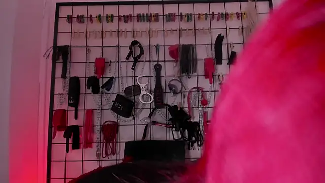 charrlotte quinn online show from October 2025 02:39:01 PM