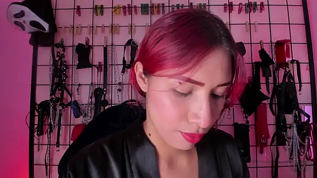 Snapshot of charrlotte_quinn chatting on December 2025 03:23:01 PM charrlotte quinn online show from December 2025 03:23:01 PM