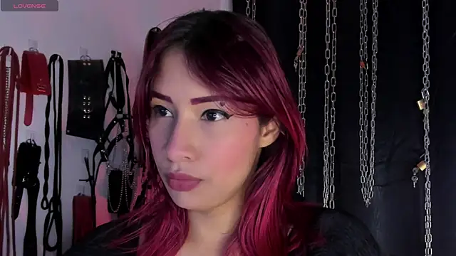 charrlotte quinn online show from June 2026 01:00:02 PM