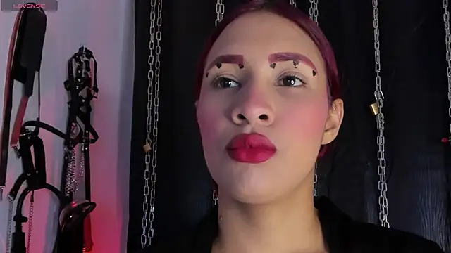 charrlotte quinn online show from April 2026 12:54:01 PM