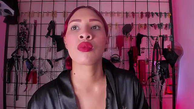 Snapshot of charrlotte_quinn chatting on January 2026 03:08:01 PM charrlotte quinn online show from January 2026 03:08:01 PM