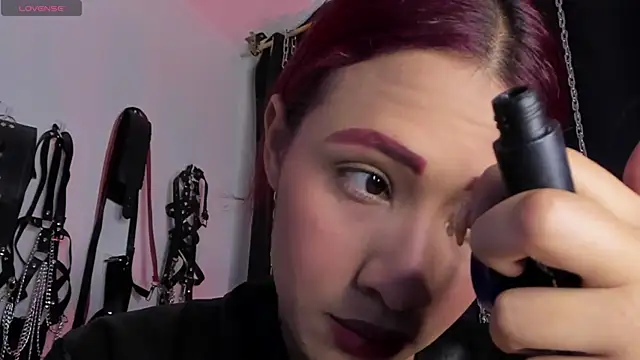 charrlotte quinn online show from April 2026 12:34:01 PM