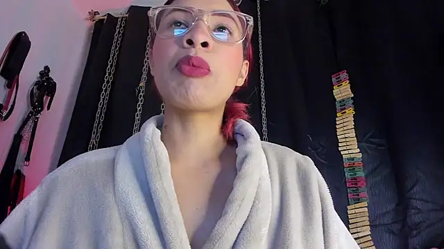 charrlotte quinn online show from March 2026 12:32:01 PM