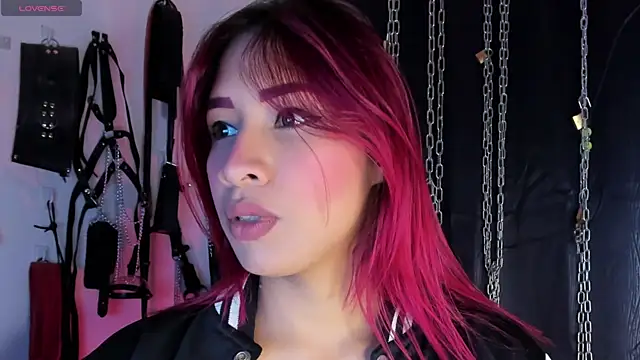 charrlotte quinn online show from May 2026 12:37:02 PM