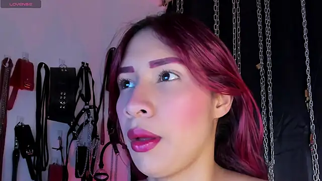 charrlotte quinn online show from May 2026 12:34:01 PM