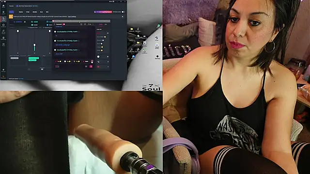 Snapshot of IndiaBlaze chatting on October 2025 03:40:02 AM IndiaBlaze online show from October 2025 03:40:02 AM