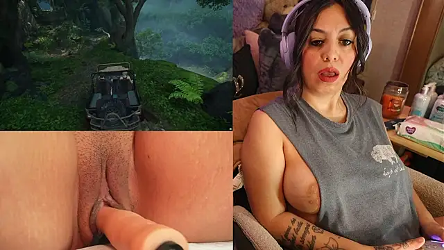 Snapshot of IndiaBlaze chatting on December 2025 02:43:01 AM IndiaBlaze online show from December 2025 02:43:01 AM