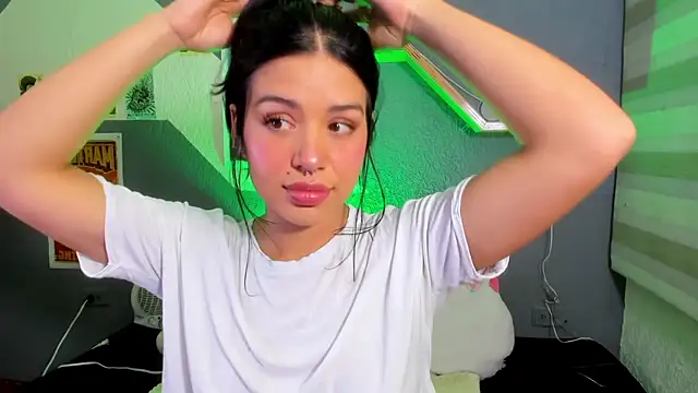 MiaaRose online show from November 2025 08:13:01 PM