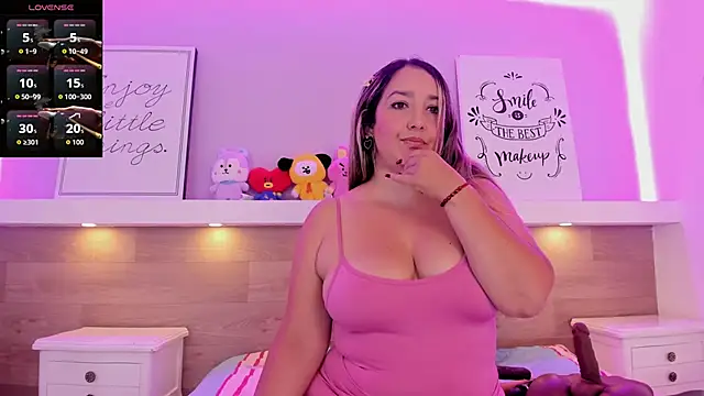 Snapshot of MiiaHot chatting on June 2026 08:13:01 PM MiiaHot online show from June 2026 08:13:01 PM