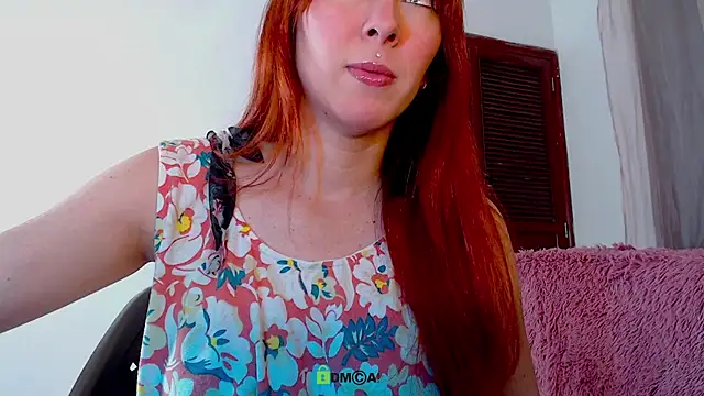 lanaturner  online show from October 2025 12:27:01 AM