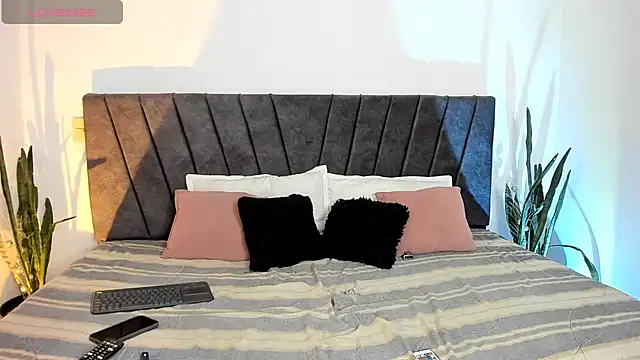 Stanlor1226 online show from April 2026 12:35:01 AM