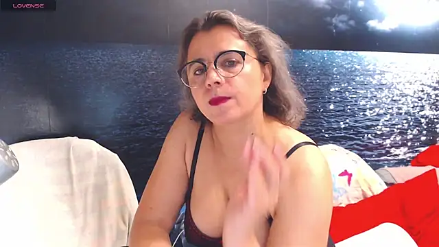 Snapshot of LadyAverrySquirt11 chatting on November 2025 04:27:02 AM LadyAverrySquirt11 online show from November 2025 04:27:02 AM