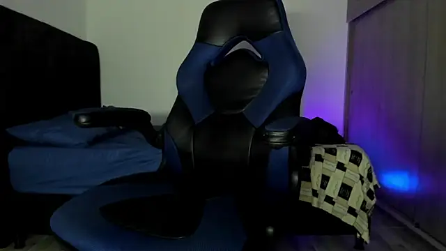 Snapshot of male_pussy chatting on October 2025 05:29:01 AM male pussy online show from October 2025 05:29:01 AM